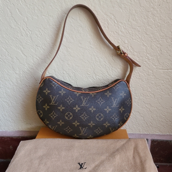 Louis Vuitton Handbags - 🌟 Louis vuitton croissant pm